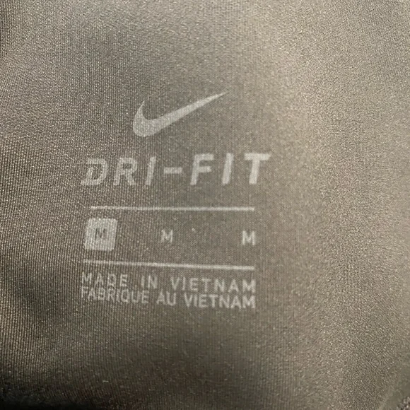 4 for $25 💙 Nike Athletic Shorts Bundle 2 Pair Size M 💙 - Picture 8 of 8